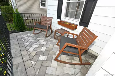 8 Garden Avenue, Carle Place, NY 11514 - Photo 3
