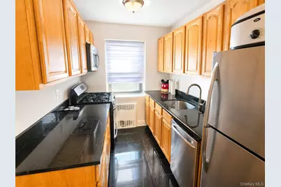 118-60 Metropolitan Avenue #C3, Kew Gardens, NY 11415 - Photo 11