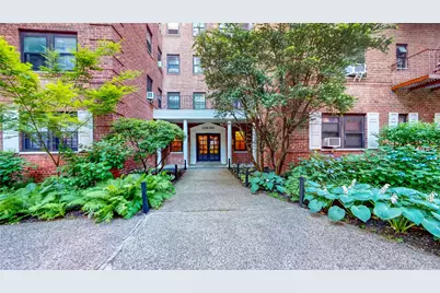 118-60 Metropolitan Avenue #C3, Kew Gardens, NY 11415 - Photo 13