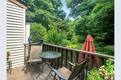 160 Dove Hill Drive, Manhasset, NY 11030 - Photo 11