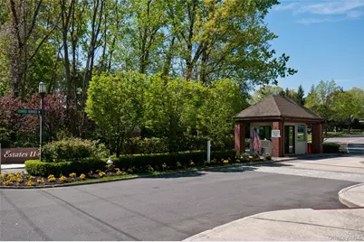 160 Dove Hill Drive, Manhasset, NY 11030 - Photo 15