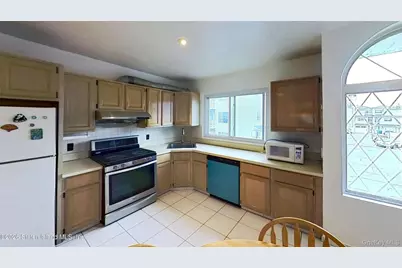 41 Simmons Loop, New York, NY 10314 - Photo 15