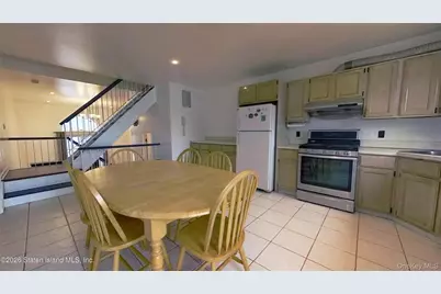 41 Simmons Loop, New York, NY 10314 - Photo 13
