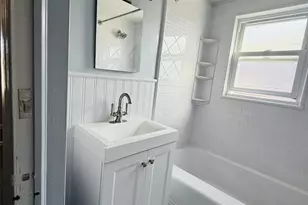 62 Ash St, Valley Stream, NY 11580 - Photo 9