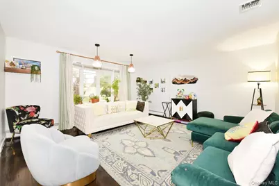 109 Charles Street, Floral Park, NY 11001 - Photo 7