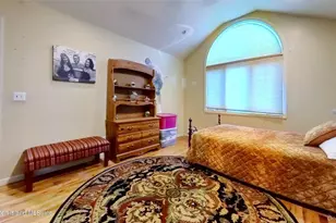 257 Locust Ave, New York, NY 10306 - Photo 17