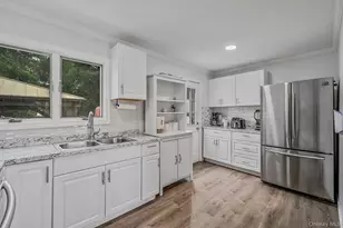 461 18th St, West Babylon, NY 11704 - Photo 7
