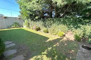 98 Albertson Pl, Mineola, NY 11501 - Photo 21