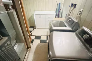 98 Albertson Pl, Mineola, NY 11501 - Photo 19