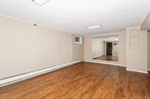 1493 New Hyde Park Dr, New Hyde Park, NY 11040 - Photo 17