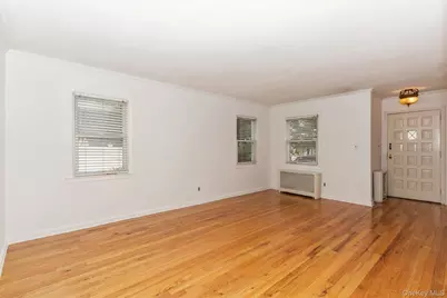 1493 New Hyde Park Drive, New Hyde Park, NY 11040 - Photo 7