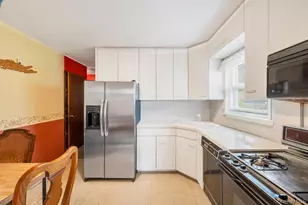 529 Liberty St, Uniondale, NY 11553 - Photo 9