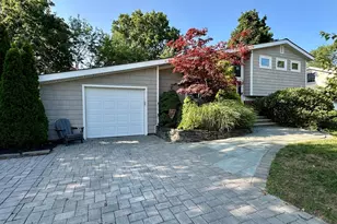 11 Sandalwood Dr, Smithtown, NY 11787 - Photo 3