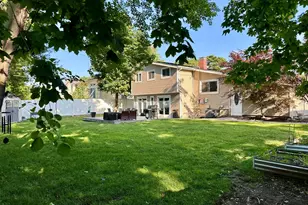 11 Sandalwood Dr, Smithtown, NY 11787 - Photo 23