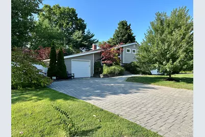 11 Sandalwood Drive, Smithtown, NY 11787 - Photo 3