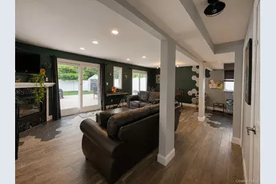 11 Sandalwood Drive, Smithtown, NY 11787 - Photo 7