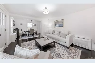 8 Rosewood Avenue, Amityville, NY 11701 - Photo 3