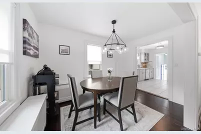 8 Rosewood Avenue, Amityville, NY 11701 - Photo 11