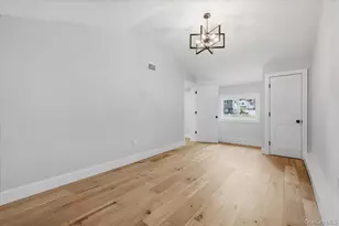 103 Bonnie Rd, Oakdale, NY 11769 - Photo 13