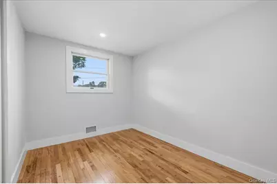 103 Bonnie Road, Oakdale, NY 11769 - Photo 29