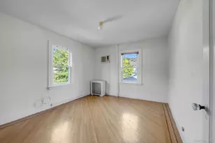 4711 Belmont Rd, Great Neck, NY 11020 - Photo 11