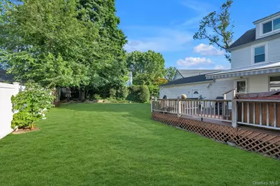 47-11 Belmont Road, Great Neck, NY 11020 - Photo 17