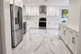 165 Cedar St, Amityville, NY 11701 - Photo 5