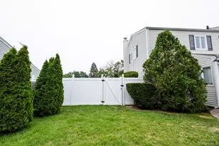 29 Sandy Hollow Dr, Smithtown, NY 11787 - Photo 27