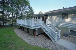 16 Four Winds Dr, Poughkeepsie, NY 12603 - Photo 5