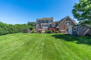 118 Peconic Bay Blvd, Aquebogue, NY 11931 - Photo 39