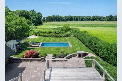 118 Peconic Bay Boulevard, Aquebogue, NY 11931 - Photo 25