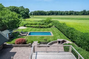 118 Peconic Bay Blvd, Aquebogue, NY 11931 - Photo 25