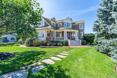 118 Peconic Bay Boulevard, Aquebogue, NY 11931 - Photo 33