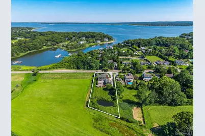 118 Peconic Bay Boulevard, Aquebogue, NY 11931 - Photo 43