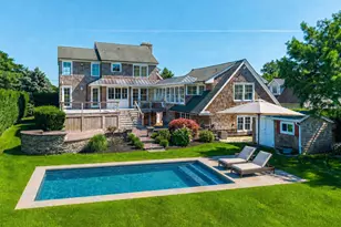 118 Peconic Bay Blvd, Aquebogue, NY 11931 - Photo 31