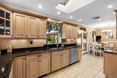 579 Empire Avenue, West Babylon, NY 11704 - Photo 7