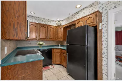 83 Whittier Avenue, Merrick, NY 11566 - Photo 5