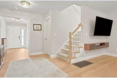 24 Whittier Boulevard, Poughkeepsie, NY 12603 - Photo 5
