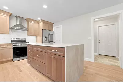 24 Whittier Boulevard, Poughkeepsie, NY 12603 - Photo 11