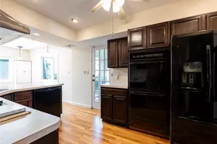 91 Pickwick Rd, Manhasset, NY 11030 - Photo 15