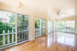 91 Pickwick Rd, Manhasset, NY 11030 - Photo 17