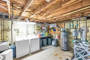 209 Iceland Dr, Huntington Station, NY 11746 - Photo 27