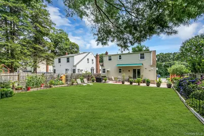 209 Iceland Drive, Huntington Station, NY 11746 - Photo 5