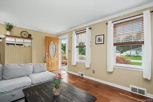 9 Mansion Dr, Hyde Park, NY 12538 - Photo 7
