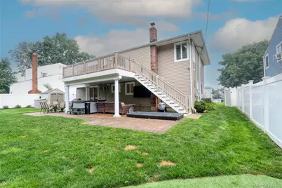 1352 Estelle Court, Seaford, NY 11783 - Photo 3