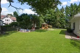 30 Antler Pl, New Rochelle, NY 10804 - Photo 7