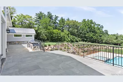 4 Shepherds Lane, Sands Point, NY 11050 - Photo 41