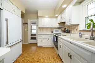 17 Townsend Blvd, Poughkeepsie, NY 12603 - Photo 11