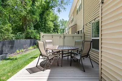 300 Pond View Lane, Smithtown, NY 11787 - Photo 27