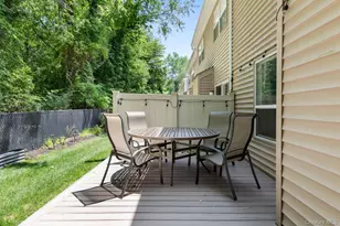 300 Pond View Ln, Smithtown, NY 11787 - Photo 27